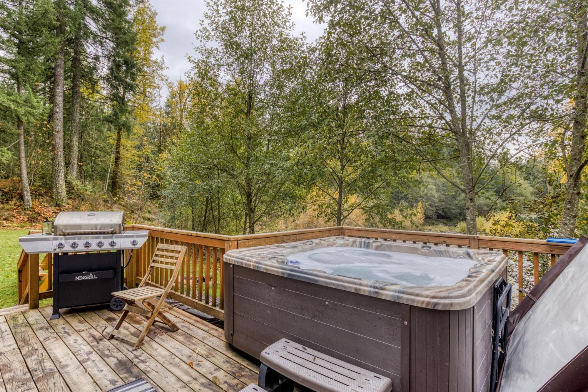 Rhododendron Riverbend Cabin 2 מראה חיצוני תמונה